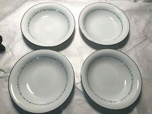 【送料無料】キッチン用品・食器・調理器具・陶器　ロットオブノリテイクラヴェルパターン春花柄シルバーリムベリーボウルズLot Of 4 Noritake 6721 Lovell Pattern Spring Floral Silver Rim Berry Bowl's