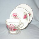 【送料無料】キッチン用品・食器・調理器具・陶器 カーネーションで飾られた古いロイヤルボーンチャイナイングランドトリオOLD ROYAL BONE CHINA E...