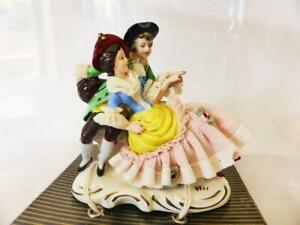 キッチン用品・食器・調理器具・陶器　ドレスデン美術彫刻、求愛カップル、磁器レースフィギュア、ドイツ年代Dresden Art Sculpture, Courting Couple, Porcelain Lace Figurine, Germany 1940's