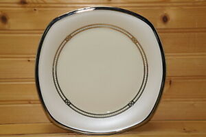 【送料無料】キッチン用品・食器・調理器具・陶器　レノックスエンゲージメントスクエアサラダプレート..