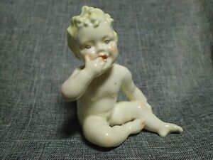 Royal Worcester Figurine 1942 RW3380 CHILD (Seated) VERY RARE English Bone Chinaロイヤルウスターフィギュアチャイルド着席非常に珍しい英語ボーン中国※注意※NYからの配送になりますので2週間前後お時間をいただきます。人気の商品は在庫が無い場合がございます。ご了承くださいませ。サイズの種類の商品は購入時の備考欄にご希望のサイズをご記載ください。　携帯メールでの登録ですと楽天からのメールが届かない場合がございます。