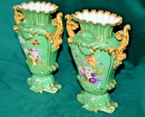 楽天hokushin【送料無料】キッチン用品・食器・調理器具・陶器　アンティークビクトリア朝大陸華磁器ツインは、ペデスタルウルン花瓶を扱ったAntique Victorian Continental Ornate Porcelain Twin Handled Pedestal Urn Vases