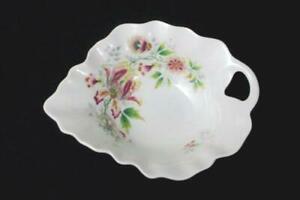 ̵ۥåʡĴƫơ⡼ե󥹥󥰥ϥɥ꡼շǥǥåVintage Porcelain Limoges France Single Handle Leaf Shape Candy Dish