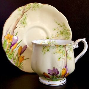 Antique (1931) Royal Albert “Crocus” Registered Design Bone China Cup &amp; Saucerアンティークロイヤルアルバートクロッカス登録デザインボーンチャイナカップソーサー※注意※NYからの配送になりますので2週間前後お時間をいただきます。人気の商品は在庫が無い場合がございます。ご了承くださいませ。サイズの種類の商品は購入時の備考欄にご希望のサイズをご記載ください。　携帯メールでの登録ですと楽天からのメールが届かない場合がございます。