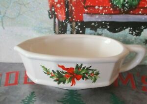 Pfaltzgraff USA Ceramic Holiday Christmas Dinner Table Gravy Boat Holly Berry セラミックホリデークリスマスディナーテーブルグレービーボートホリーベリー※注意※NYからの配送になりますので2週間前後お時間をいただきます。人気の商品は在庫が無い場合がございます。ご了承くださいませ。サイズの種類の商品は購入時の備考欄にご希望のサイズをご記載ください。　携帯メールでの登録ですと楽天からのメールが届かない場合がございます。