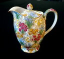 Rare Royal Winton Grimwades Chintz Marguerite Gold Hot Water Pitcher And Lid珍しいロイヤルウィントングリムウェイドチンツマルグリットゴールドホットウォーターピッチャーと蓋※注意※NYからの配送になりますので2週間前後お時間をいただきます。人気の商品は在庫が無い場合がございます。ご了承くださいませ。サイズの種類の商品は購入時の備考欄にご希望のサイズをご記載ください。　携帯メールでの登録ですと楽天からのメールが届かない場合がございます。