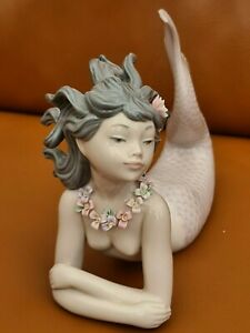 Lladro Fantasy Mermaid 1414 - RARE and Retired●ラドロファンタジーマーメイドレアと引退※注意※NYからの配送になりますので2週間前後お時間をいただきます。人気の商品は在庫が無い場合がございます。ご了承くださいませ。サイズの種類の商品は購入時の備考欄にご希望のサイズをご記載ください。　携帯メールでの登録ですと楽天からのメールが届かない場合がございます。