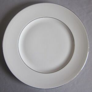 ̵ۥåʡĴƫǥʡץ졼ȥåɥ٥֥󥷥֥ѥDinner Plate Wedgwood Vera Wang Blanc Sur Blanc Pattern New 10 3/4