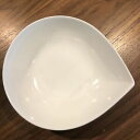 【送料無料】キッチン用品 食器 調理器具 陶器 サムスクイトティアドロップ皿ボーン中国SAM SQUITO 9” Teardrop Dish Bone China