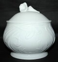 Seltmann Weiden - White Bisque Porcelain - 6 Floral Lidded Bowlセルトマンヴァイデンホワイトビスケ磁器花の蓋付きボウル※注意※NYからの配送になりますので2週間前後お時間をいただきます。人気の商品は在庫が無い場合がございます。ご了承くださいませ。サイズの種類の商品は購入時の備考欄にご希望のサイズをご記載ください。　携帯メールでの登録ですと楽天からのメールが届かない場合がございます。