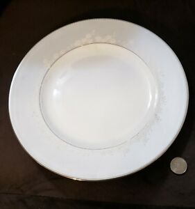 【送料無料】キッチン用品・食器・調理器具・陶器 レノックスベリーナプラチナトリムディナープレートLenox Bellina Platinum Trim Dinner Plate 10 3/4