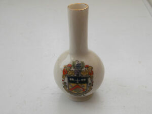 【送料無料】キッチン用品・食器・調理器具・陶器 長い首のボトルのモデルは、英国の製造をスタンプチェルトナム紋章MODEL OF A LONG NECKED BOTTLE CRESTED CHELTENHAM STAMPED BRITISH MANUFACTURE