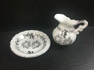 small silver bowlβ