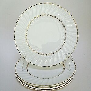 【送料無料】キッチン用品・食器・調理器具・陶器　ロイヤル・ドルトンエイドリアンサラダプレートホワイトラッフルリムゴールドトリムイングランド4 Royal Doulton Adrian Salad Plates 8 White Ruffled Rim Gold Trim England H48