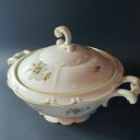 Excellent Condition. Hutschenreuther Tirschenreuth Serving Tureen 優れた状態。シュッチェンロイター・ティルシェンロイト・サービング・トゥリーン※注意※NYからの配送になりますので2週間前後お時間をいただきます。人気の商品は在庫が無い場合がございます。ご了承くださいませ。サイズの種類の商品は購入時の備考欄にご希望のサイズをご記載ください。　携帯メールでの登録ですと楽天からのメールが届かない場合がございます。