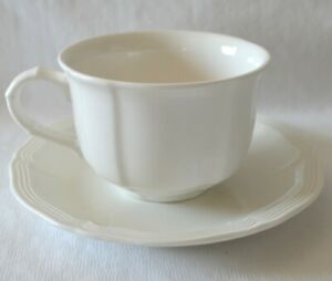 ̵ۥåʡĴƫܥåܥ㥫åץҡåץåȥۥ磻ȥۥVilleroy & Boch 1748 Chambord Teacup Coffee Cup & Saucer Set White Scallo