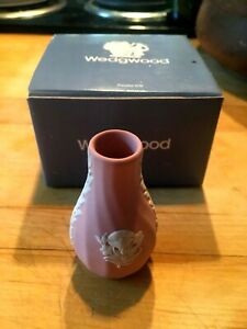 ̵ۥåʡĴƫɥåɥԥ󥯥㥹ѡ֤αߥ˥奢ӹܥȥܥåWedgwood PINK Jasperware Floral Swirl Miniature 3 Vase/ Perfume Bottle Box NEW!