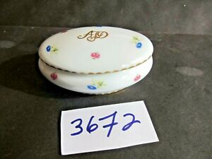 ̵ۥåʡĴƫСĹ⤵Υ⡼奪Х뼧ܥåLimoges Oval Porcelain Box with Cover 4 inches long, 2 1/2 wide, 2 inches high