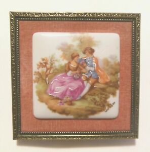 ̵ۥåʡĴƫ⡼ե饴ʡСȥߥ˥奢᥿ԥե졼Limoges Fragonard Lovers Courting Miniature Porcelain Metal Picture Frame