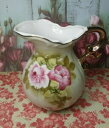 yzLb`piEHEE@̎`sb`[AoƃS[h̃ANZgLefton Handpainted China Pitcher With Roses And Gold Accents 4578