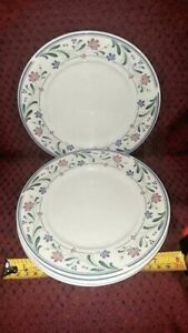 Farberware Brandywine Pattern 7 1/2 Bread &amp; Butter Side Plate (Set of 4)ファーバーウェアブランディワインパターンパンバターサイドプレート個セット※注意※NYからの配送になりますので2週間前後お時間をいただきます。人気の商品は在庫が無い場合がございます。ご了承くださいませ。サイズの種類の商品は購入時の備考欄にご希望のサイズをご記載ください。　携帯メールでの登録ですと楽天からのメールが届かない場合がございます。