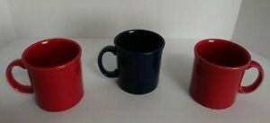 【送料無料】キッチン用品・食器・調理器具・陶器　フィエスタウェアジャワマグカップハンドルオンスコボルトレッド3 Fiesta Ware HLC Java Mugs Cups D Handle 12 Oz Cobolt Red USA