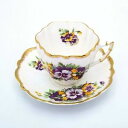 C&amp;E Victoria Bone China Vintage Tea Cup &amp; Saucer Pansies Flowers England ビクトリアボーンチャイナヴィンテージティーカップソーサーパンシーズフラワーズイングランド※注意※NYからの配送になりますので2週間前後お時間をいただきます。人気の商品は在庫が無い場合がございます。ご了承くださいませ。サイズの種類の商品は購入時の備考欄にご希望のサイズをご記載ください。　携帯メールでの登録ですと楽天からのメールが届かない場合がございます。