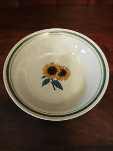 Gibson Sunflower Cereal Bowl 6-3/4 ギブソンひまわりシリアルボウル※注意※NYからの配送になりますので2週間前後お時間をいただきます。人気の商品は在庫が無い場合がございます。ご了承くださいませ。サイズの種類の商品は購入時の備考欄にご希望のサイズをご記載ください。　携帯メールでの登録ですと楽天からのメールが届かない場合がございます。