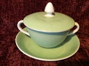 ENGLISH FORTNUM AND MASON LIDDED BOULLION BONE CHINA CUP AND SAUCER HIGH TEAイングリッシュフォートナムとメイソン蓋付きブーライオンボーンチャイナカップとソーサーハイティー※注意※NYからの配送になりますので2週間前後お時間をいただきます。人気の商品は在庫が無い場合がございます。ご了承くださいませ。サイズの種類の商品は購入時の備考欄にご希望のサイズをご記載ください。　携帯メールでの登録ですと楽天からのメールが届かない場合がございます。