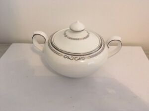 ̵ۥåʡĴƫ롦ȥ󡦥꡼ϥɥ본դ奬ܥᥤɡ󡦥󥰥Royal Doulton Ashleigh 2 Handled Lidded Sugar Bowl - Made in England