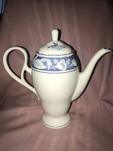 【送料無料】キッチン用品・食器・調理器具・陶器　ヴィンテージノリタキプリマキナウィンターホワイトコーヒーポットティーポットVintage Noritake Primachina WINTER WHITE Coffee Pot / Tea Pot