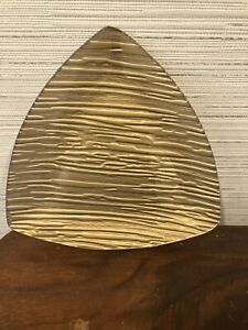 キッチン用品・食器・調理器具・陶器　楽しい興味深いゴールドトライアングルケーキプレートFun Interesting Gold Triangle Cake Plate