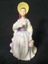 Royal Doulton Pretty Ladies 'Clare' Ornament (ref w031)ロイヤル・ドールン・プリティ・レディースクレアオーナメント※注意※NYからの配送になりますので2週間前後お時間をいただきます。人気の商品は在庫が無い場合がございます。ご了承くださいませ。サイズの種類の商品は購入時の備考欄にご希望のサイズをご記載ください。　携帯メールでの登録ですと楽天からのメールが届かない場合がございます。