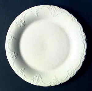 【送料無料】キッチン用品・食器・調理器具・陶器　卓上無制限のベルサイユオフホワイトディナープレートTabletops Unlimited VERSAILLES OFF WHITE Dinner Plate 1860049