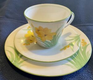 【送料無料】キッチン用品・食器・調理器具・陶器　アインズリーチャイナアールデコティートリオイエローフラワーAynsley China Art Deco Tea Trio Yellow Flowers