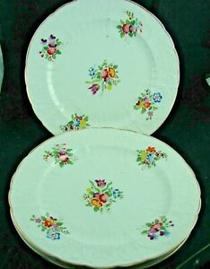 FOUR (4) ANTIQUE 19thC JOHN ROSE COALPORT 'DULONG' MOULDED FLORAL DESSERT PLATESアンティークジョンローズコールポートデュロン成形花のデザートプレート※注意※NYからの配送になりますので2週間前後お時間をいただきます。人気の商品は在庫が無い場合がございます。ご了承くださいませ。サイズの種類の商品は購入時の備考欄にご希望のサイズをご記載ください。　携帯メールでの登録ですと楽天からのメールが届かない場合がございます。