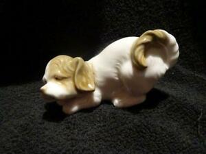 【送料無料】キッチン用品・食器・調理器具・陶器　子犬を描いたファインナオドッグフィギュアFine Nao Dog Figure Depicting A Puppy