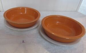 【送料無料】キッチン用品 食器 調理器具 陶器 ミックスロットフィエスタウェアシリアルボウルプレートオレンジと白Mixed Lot Fiesta Ware 2 Cereal Bowls 2 Plates Orange and white