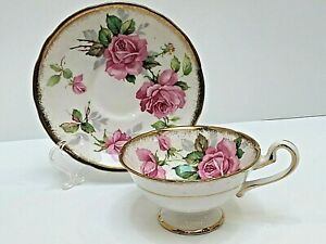 Royal Stafford TEACUP &amp; SAUCER SET Berkeley Pink Rose Gold Tone Rims Pedestalロイヤルスタッフォードティーカップソーサーセットバークレーピンクローズゴールドトーンリムペデスタ※注意※NYからの配送になりますので2週間前後お時間をいただきます。人気の商品は在庫が無い場合がございます。ご了承くださいませ。サイズの種類の商品は購入時の備考欄にご希望のサイズをご記載ください。　携帯メールでの登録ですと楽天からのメールが届かない場合がございます。