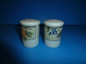 【送料無料】キッチン用品・食器・調理器具・陶器　三笠インタリオガーデンハーベスト塩・ペッパーシェーカー無料配送、Mikasa Intaglio Garden Harvest CAC29 Salt & Pepper Shaker FREE SHIPPING, WG10366