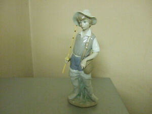    Lb`piEHEE@bhtBbV[NƃbhtBMA Lladro Fisher Boy with Rod Figurine