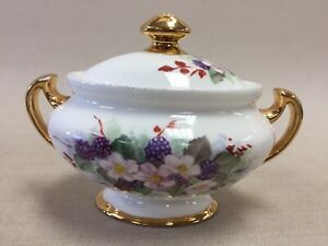 キッチン用品・食器・調理器具・陶器　ロイヤル・ドートンの小さな蓋付き磁器ポットSmall Lidded Porcelain Pot By Royal Doulton