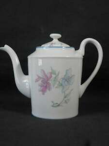 【送料無料】キッチン用品・食器・調理器具・陶器　収集可能なヴィンテージフレンチリモージュ磁器コーヒーポットCollectable stunning vintage French Limoges porcelain coffee pot