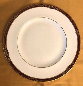 キッチン用品・食器・調理器具・陶器　ロイヤル・ドルトン・テニソンイングリッシュ・ファインボーン・チャイナディナープレート1996 Royal Doulton TENNYSON H.5249 English Fine Bone China 10 5/8 Dinner Plate