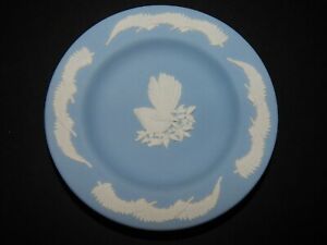 ̵ۥåʡĴƫɥå򤤥ץ졼ȥ˥塼ɤĻøĥեơRARE WEDGWOOD JASPER 4? pale blue on white plate NEW ZEALAND birds - FANTAIL