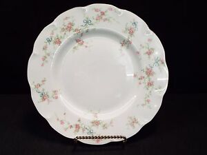 Set of (4) Theodore Haviland Rosanne 9 3/4 Dinner Plates セットセオドア・ハビランド・ロザンヌディナープレート※注意※NYからの配送になりますので2週間前後お時間をいただきます。人気の商品は在庫が無い場合がございます。ご了承くださいませ。サイズの種類の商品は購入時の備考欄にご希望のサイズをご記載ください。　携帯メールでの登録ですと楽天からのメールが届かない場合がございます。