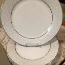 yzLb`piEHEE@NX}bfz[RNVfBi[v[g̃Vo[ANZg̃bgChris Madden Home Collection Dinner Plates Lot Of Four Silver Accents