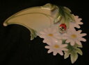 yzLb`piEHEE@tc탌fBoOsMfBo[hƂ̂Franz Porcelain Lady Bug Pin Dish - Daisies With Ladybird