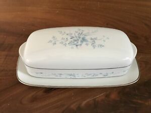 ̵ۥåʡĴƫΥ꥿СХǥå奭󥳥ƥݥ꡼ե㥤Noritake Covered Butter Dish CAROLYN contemporary Fine China 2693