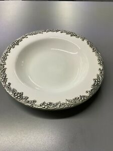 【送料無料】キッチン用品・食器・調理器具・陶器 アーサーコート土器の金属器ブドウのデザイン白いピューターリム大きいボウルARTHUR COURT Earthen Metalware Grape Design White Pewter Rim Large Bowl 9 1/2